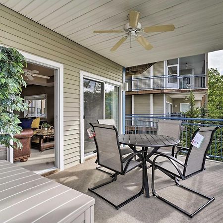 Waterfront Lake Ozark Condo With Deck And Pools エクステリア 写真